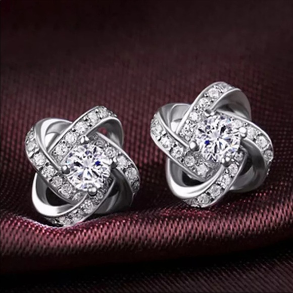 🌟 Sterling Silver CZ Stud Earrings - Picture 2 of 5